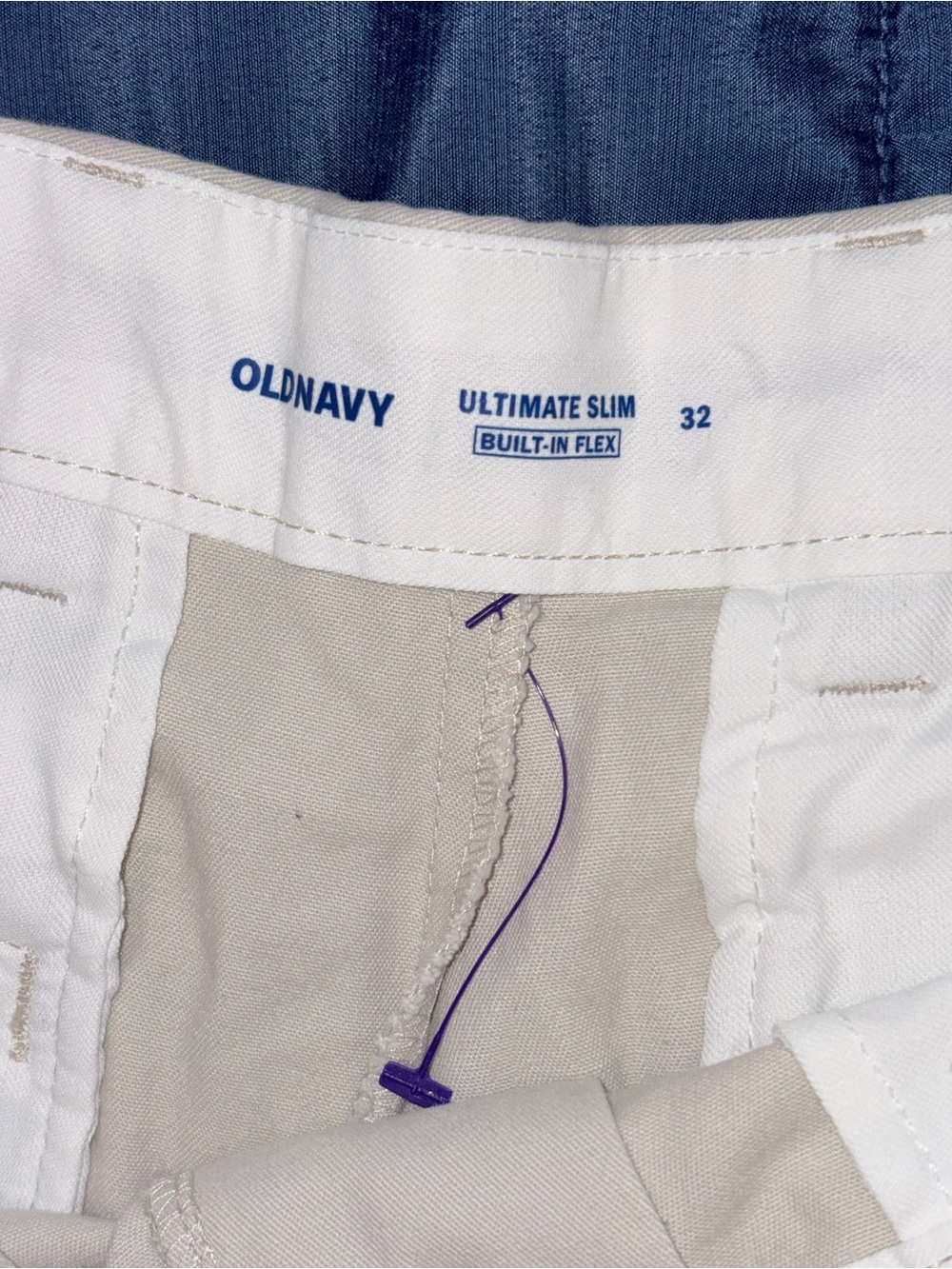 Old Navy Men's 32 Ultimate Slim Pineapple Print Chino Shorts NWT - Picture 3 of 7